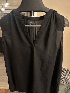 ☀️Sleeveless V-Neck Women's Top